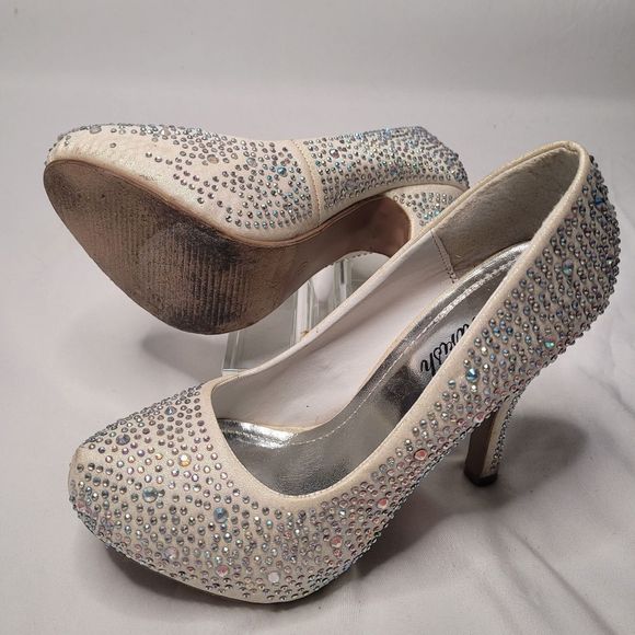 FLOURISH Jeweled Womens Heel 👠 - Picture 3 of 8